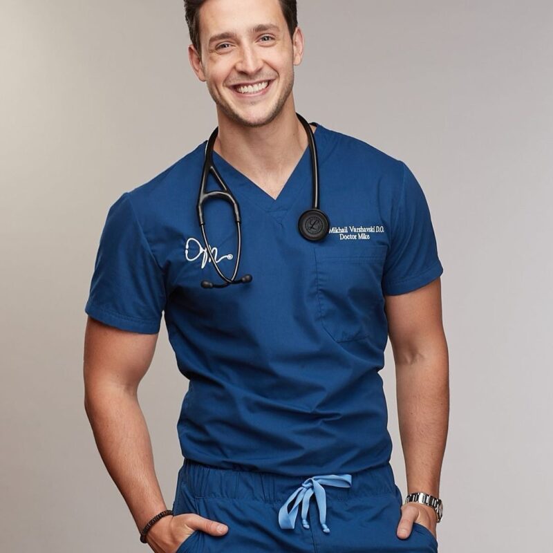 bordados para uniformes médicos